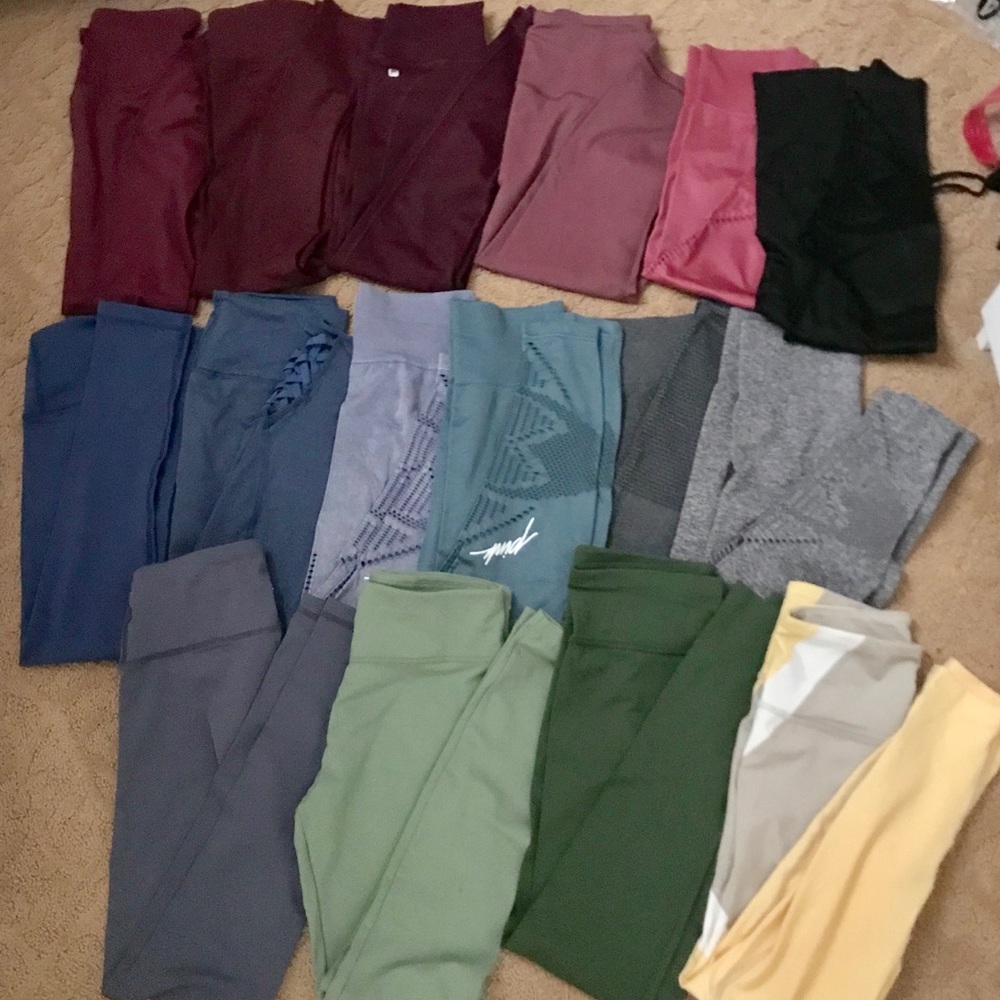 Huge Sale: 16 Leggings Total